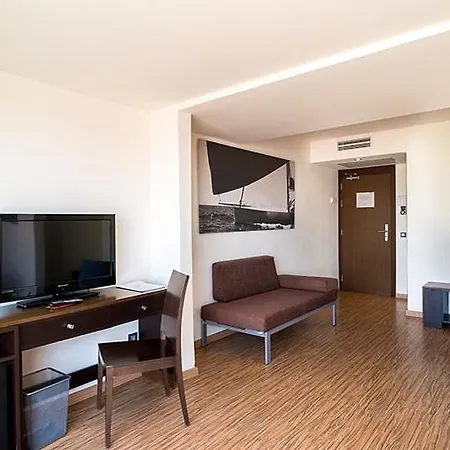 ナウティコ サンタクルスデテネリフェ