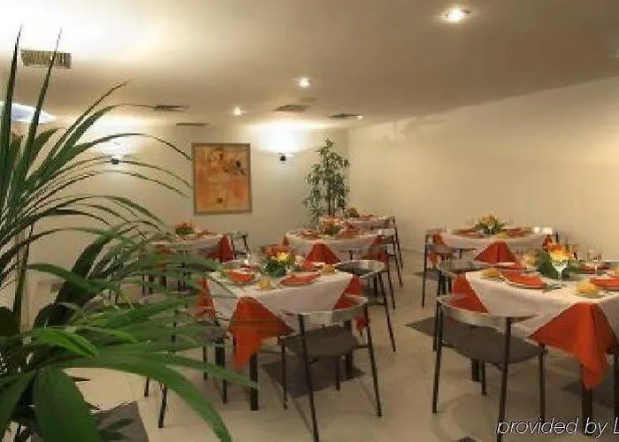 ナウティコ ホテル 2*